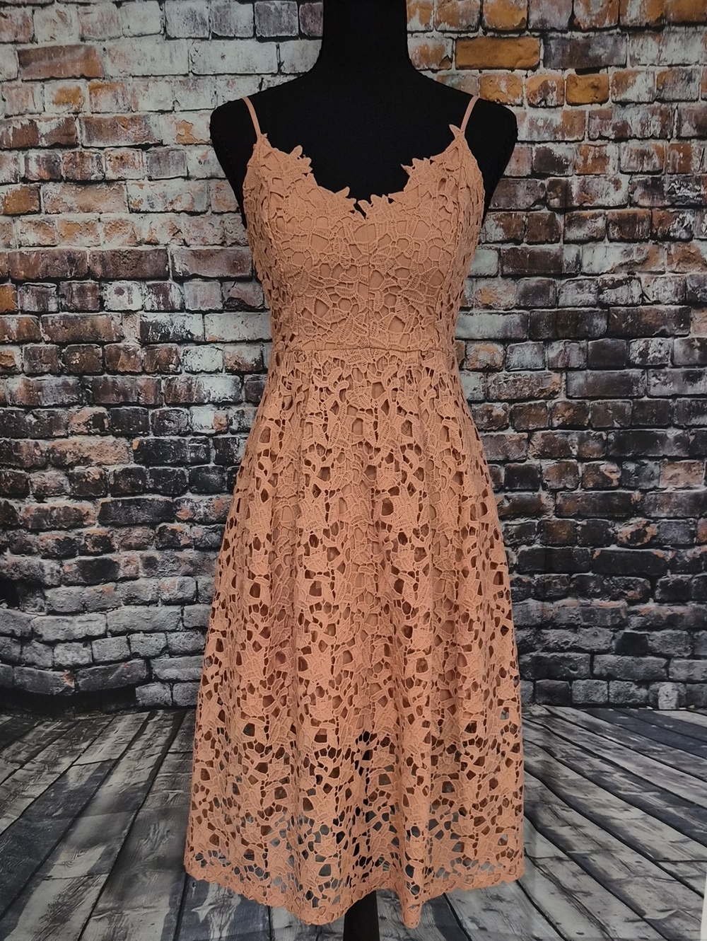 Astr Dusty Pink Lace Spaghetti-Strap Midi Dress
